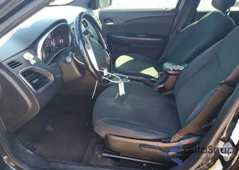 2011 Chrysler 200 Touring z USA, uszkodzony, nr VIN 1C3BC1FG5BN600405